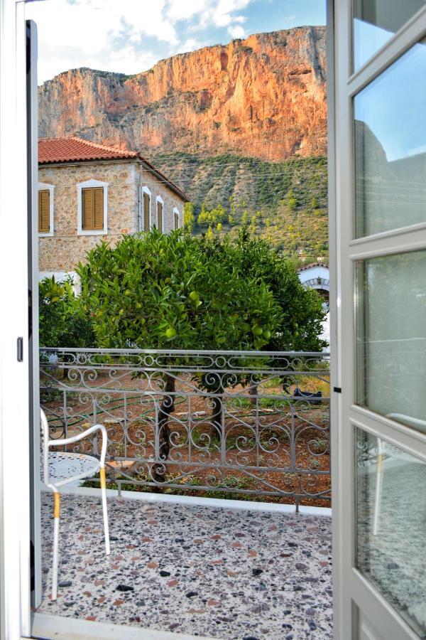 Anna'S Family Home Leonidio Exterior photo